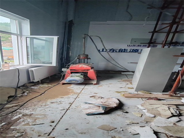 二七地基基础下沉墙体裂缝加固注浆顶升施工