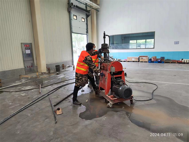 二七厂房地面下沉塌陷注浆加固施工